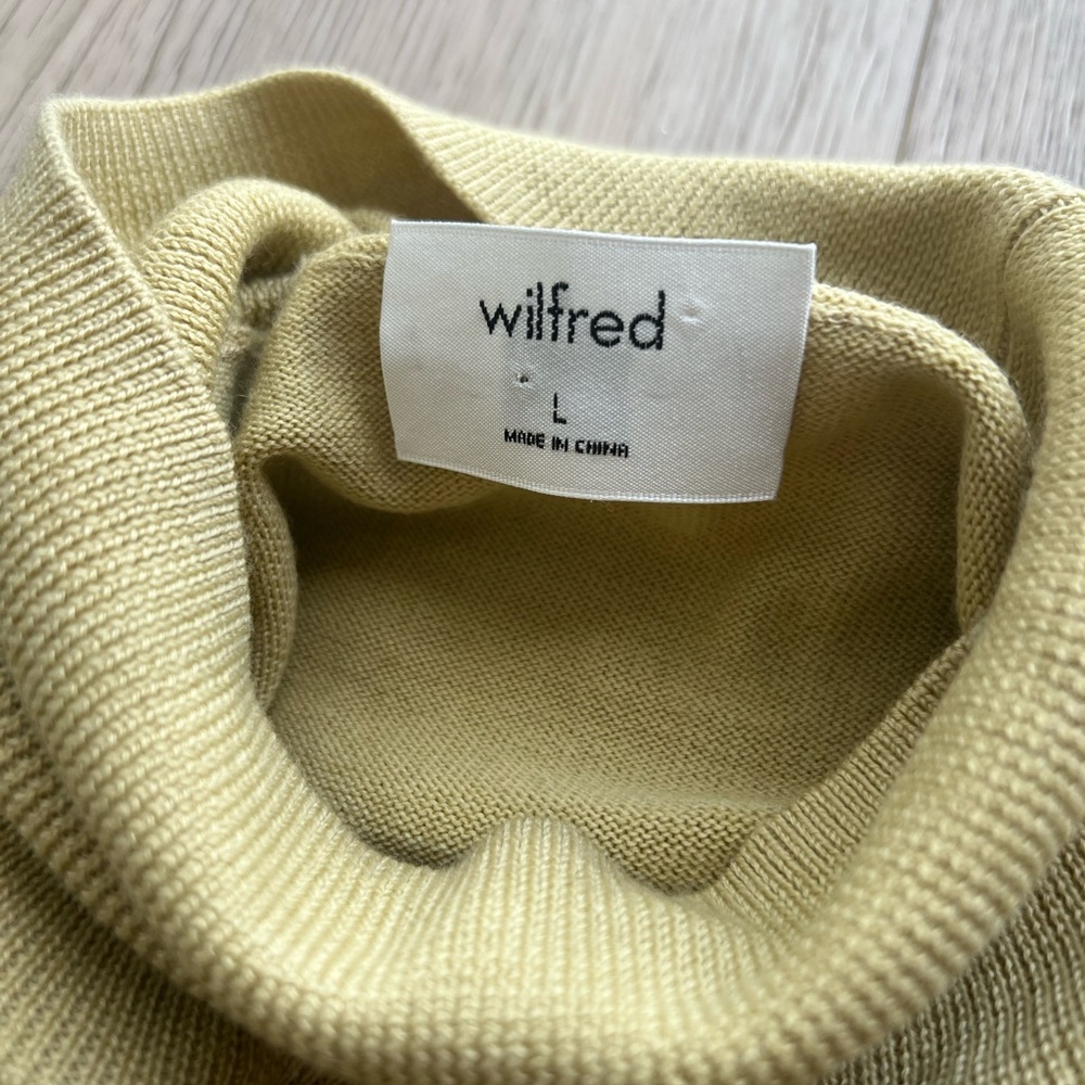 Wilfred Turtleneck lightweight sweater Sz L - Picture 3 of 12